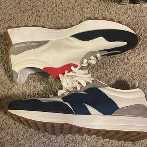 New Balance 327